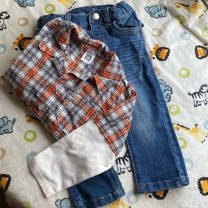 Boy 👦🏾 jeans and button up!